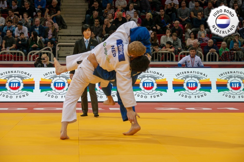 0302.jpg#asset:1732445