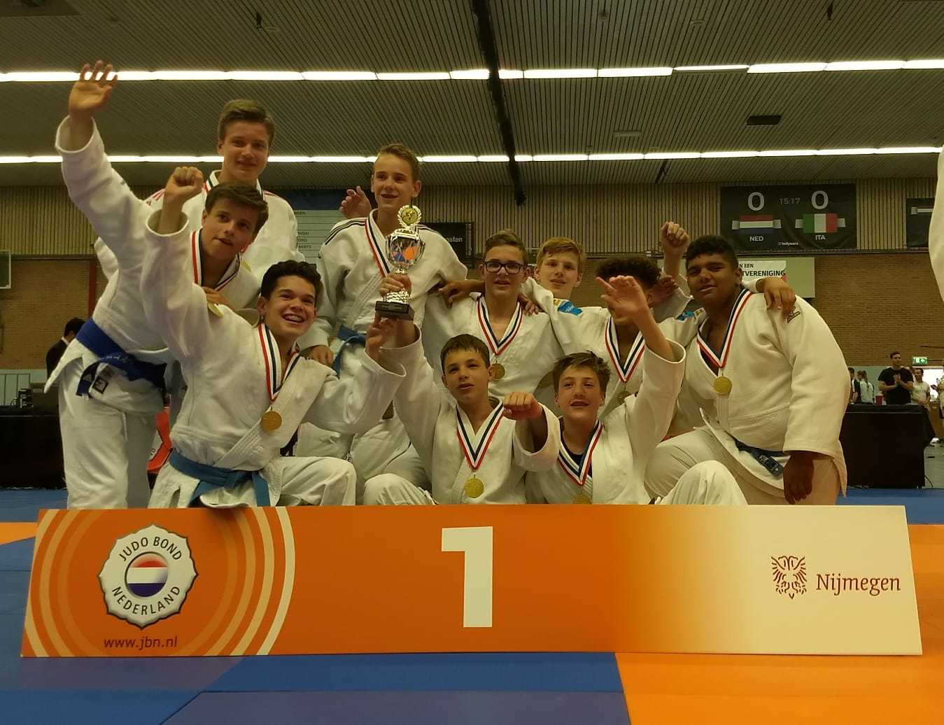 Team-2.jpg#asset:1909997