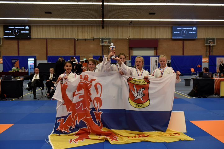 bde62d3b-a673-41a2-b979-6f186f90405e.jpg#asset:7254267