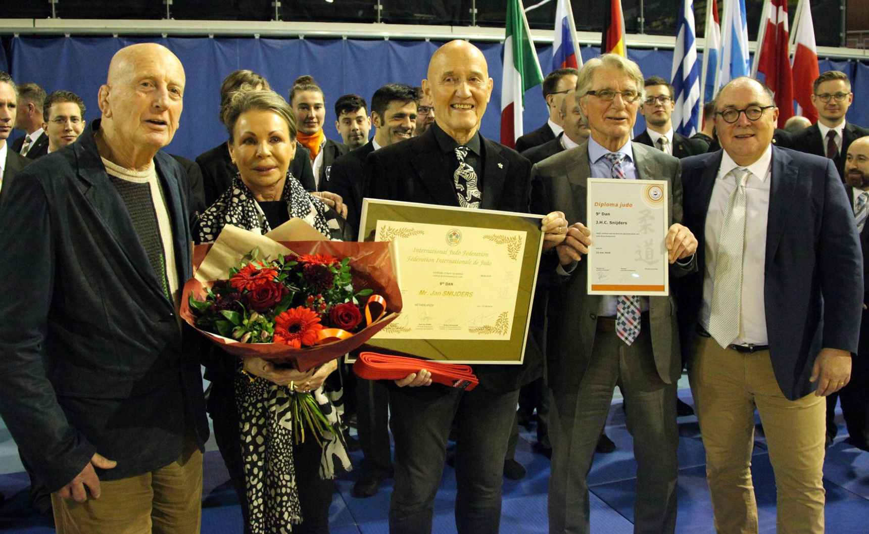 aa824_o.jpg#asset:2856059